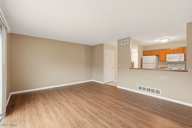 378 Angela Lane, Avon Lake, OH 44012