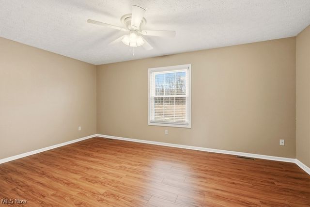 378 Angela Lane, Avon Lake, OH 44012