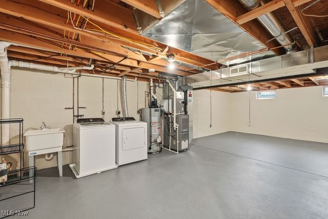 378 Angela Lane, Avon Lake, OH 44012