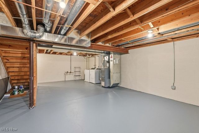 378 Angela Lane, Avon Lake, OH 44012