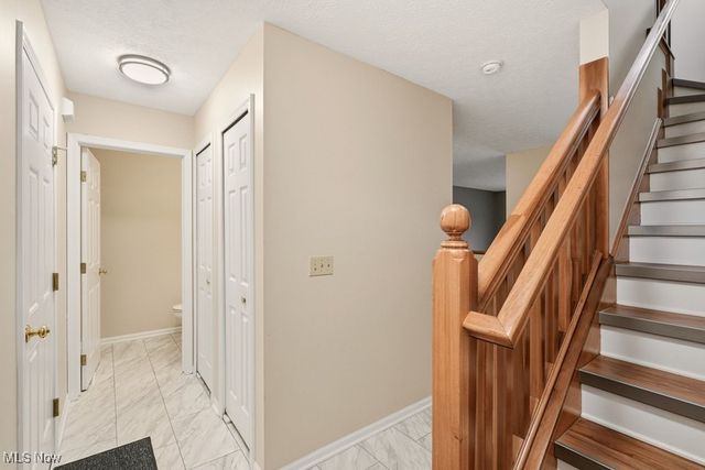 378 Angela Lane, Avon Lake, OH 44012