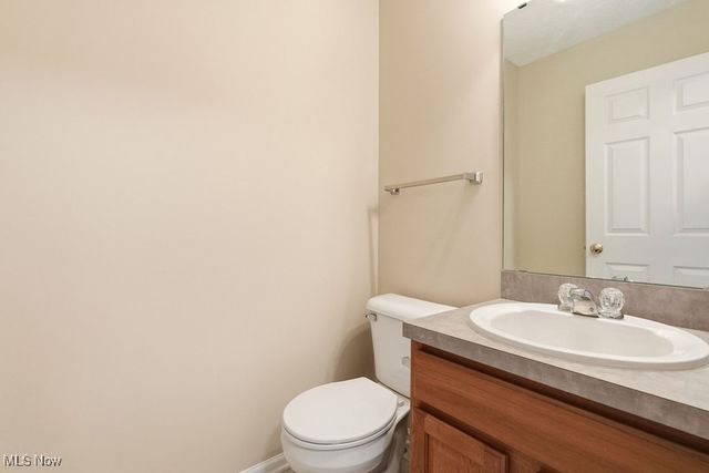 378 Angela Lane, Avon Lake, OH 44012