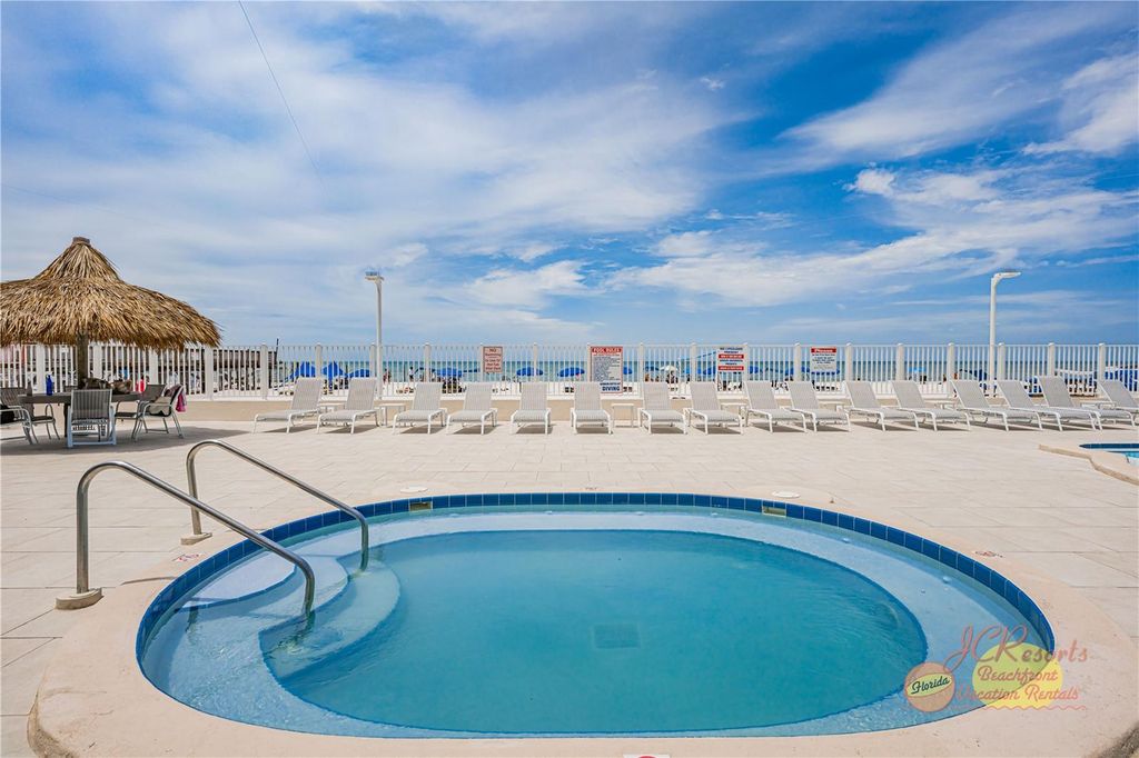 Image 5 of property listing at 18500 GULF BOULEVARD 404, Indian Shores, FL 33785