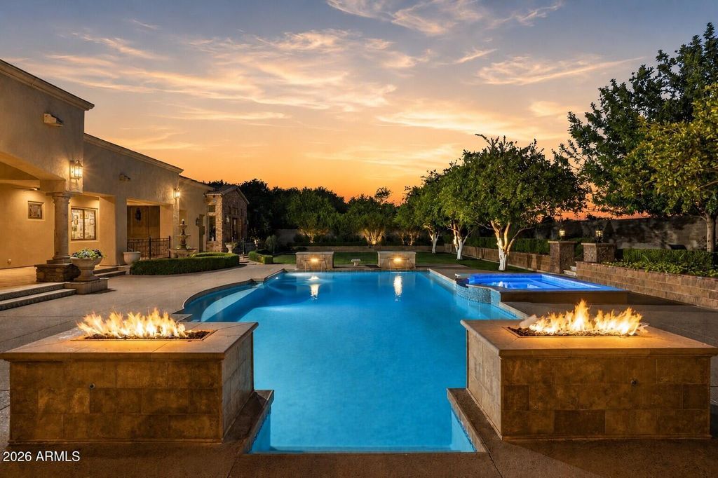 Image 3 of property listing at 2286 E PLUM Street, Gilbert, AZ 85298