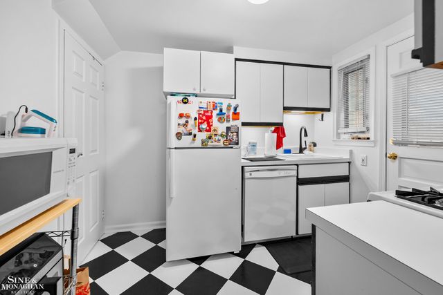 716 Graefield Court, Birmingham, MI 48009