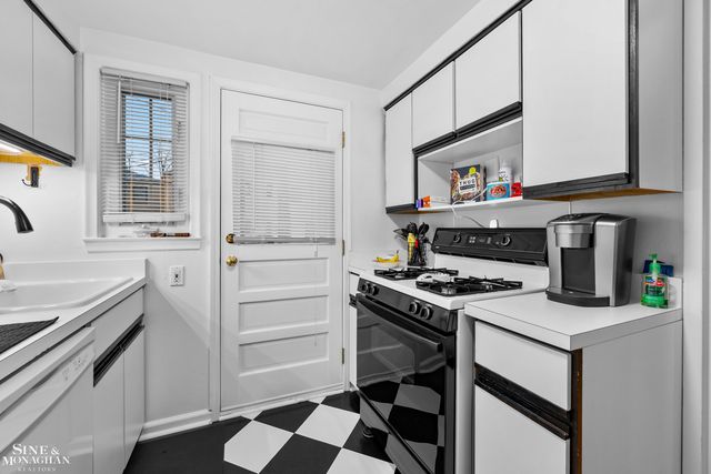 716 Graefield Court, Birmingham, MI 48009