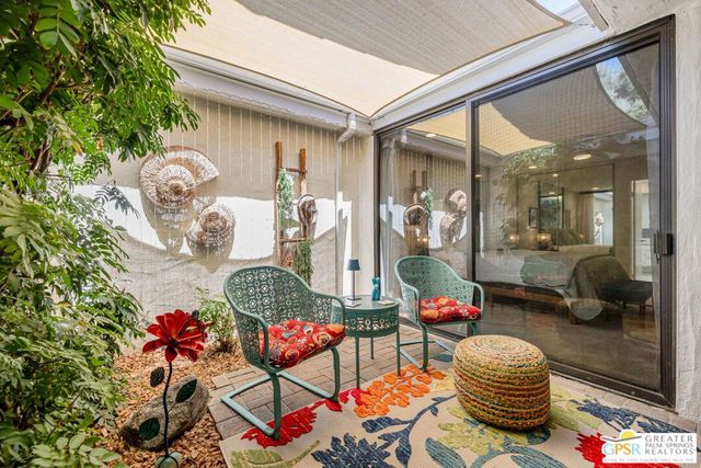 302 Villena Way, Palm Desert, CA 92260