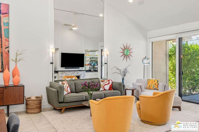 302 Villena Way, Palm Desert, CA 92260