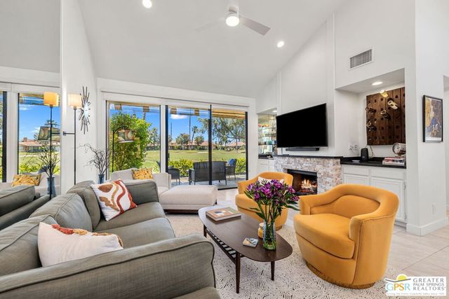 302 Villena Way, Palm Desert, CA 92260