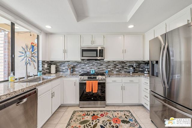 302 Villena Way, Palm Desert, CA 92260
