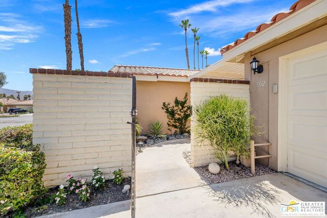 302 Villena Way, Palm Desert, CA 92260