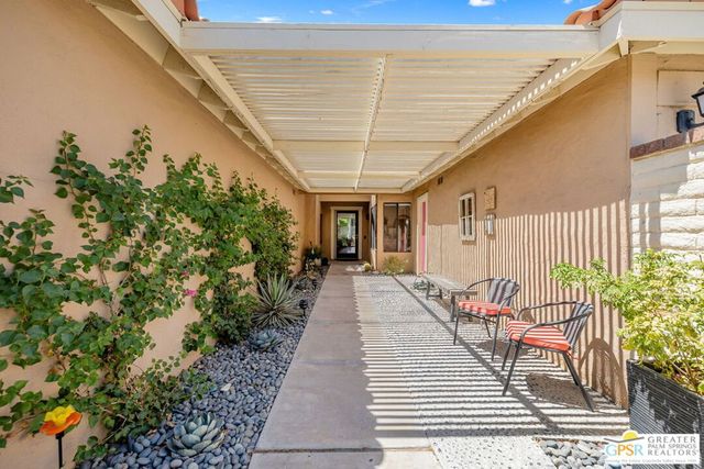 302 Villena Way, Palm Desert, CA 92260