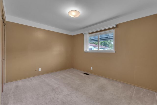 27511 Cambridge Street, Garden City, MI 48135