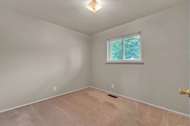 27511 Cambridge Street, Garden City, MI 48135
