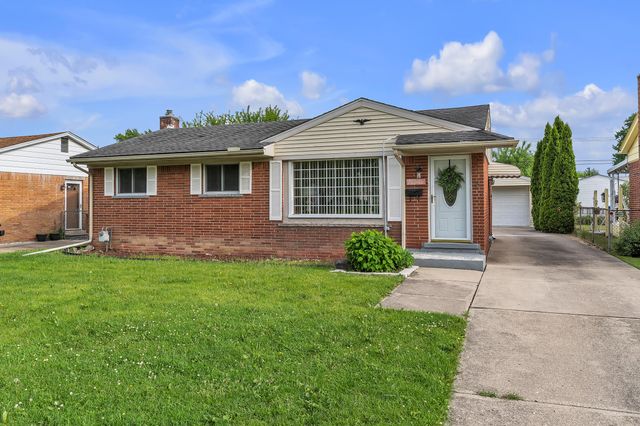 27511 Cambridge Street, Garden City, MI 48135