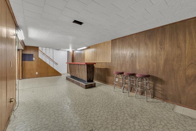 27511 Cambridge Street, Garden City, MI 48135