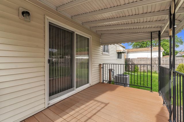 27511 Cambridge Street, Garden City, MI 48135