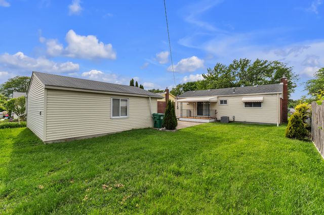 27511 Cambridge Street, Garden City, MI 48135