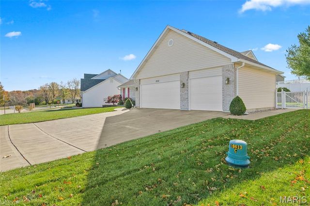 2712 Kings Crossing Drive, Barnhart, MO 63012