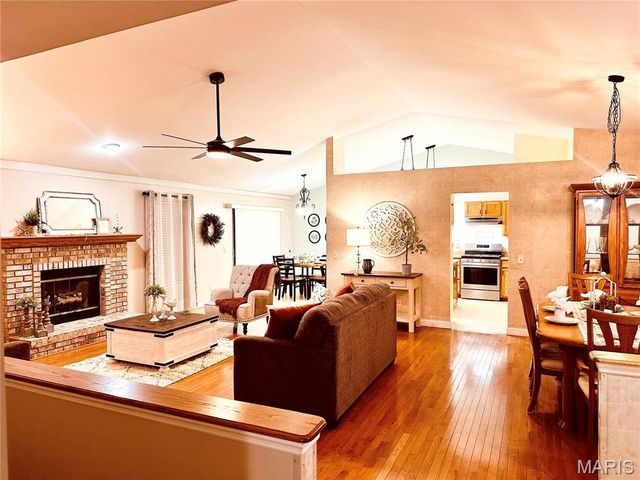 2712 Kings Crossing Drive, Barnhart, MO 63012