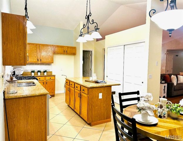 2712 Kings Crossing Drive, Barnhart, MO 63012