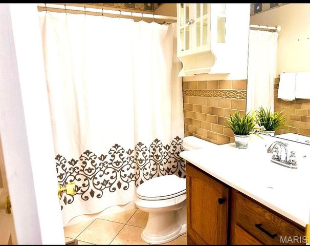 2712 Kings Crossing Drive, Barnhart, MO 63012