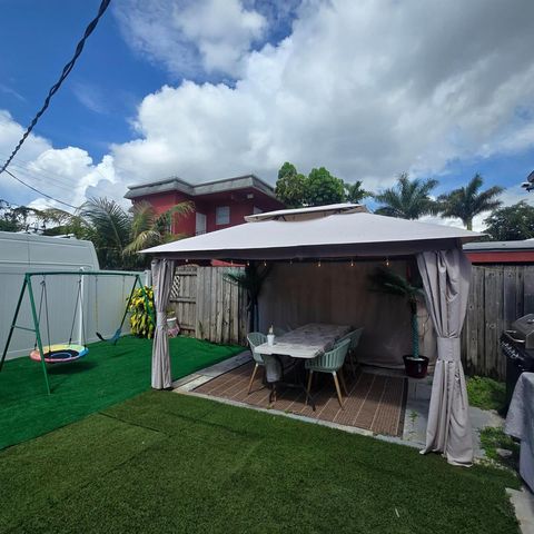 1844 Sheridan Street, Hollywood, FL 33020