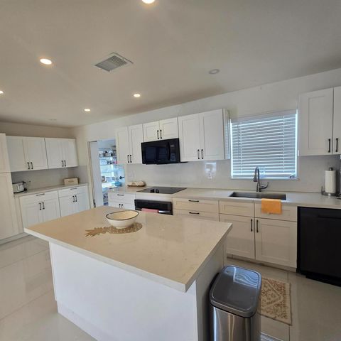 1844 Sheridan Street, Hollywood, FL 33020