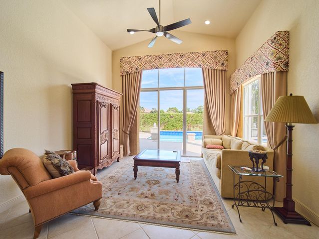 8282 Spyglass Drive, West Palm Beach, FL 33412
