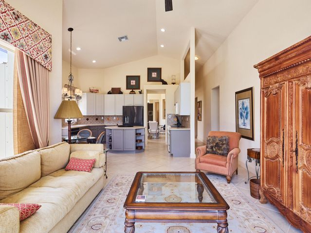 8282 Spyglass Drive, West Palm Beach, FL 33412