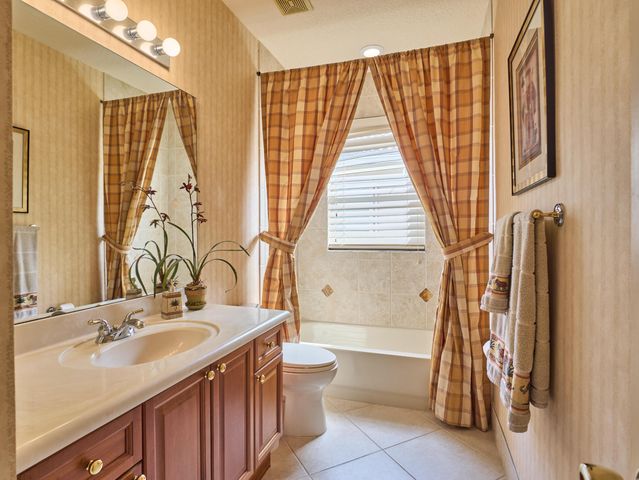 8282 Spyglass Drive, West Palm Beach, FL 33412