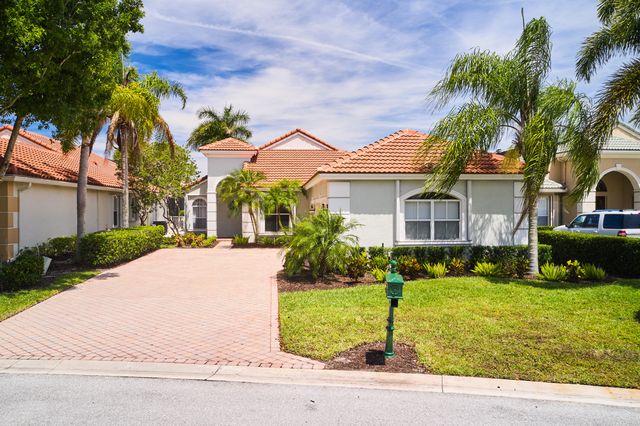 8282 Spyglass Drive, West Palm Beach, FL 33412