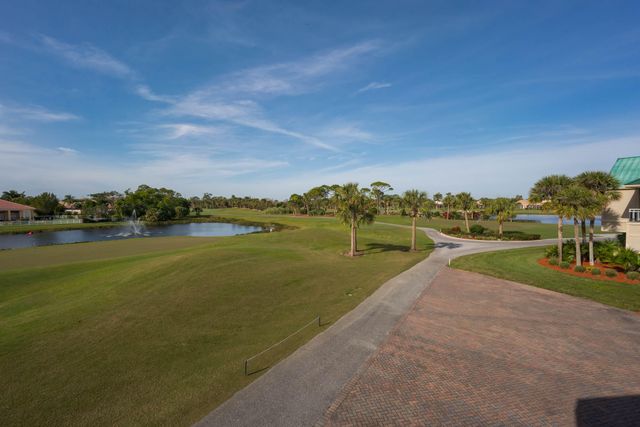 8282 Spyglass Drive, West Palm Beach, FL 33412