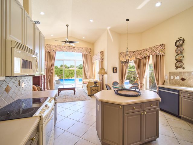 8282 Spyglass Drive, West Palm Beach, FL 33412