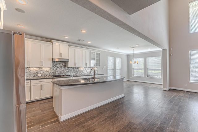 6 Winter Thicket Place, The Woodlands, TX 77375