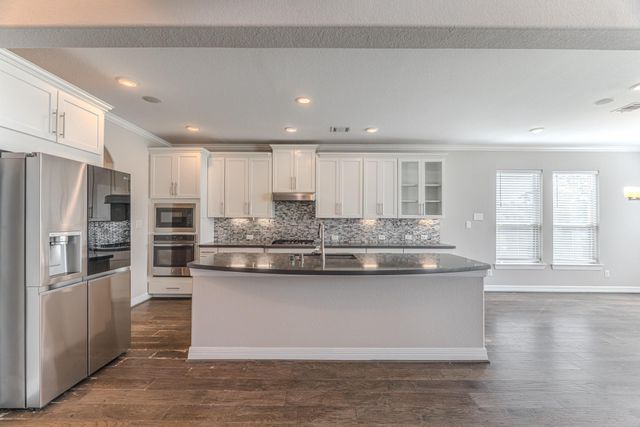 6 Winter Thicket Place, The Woodlands, TX 77375