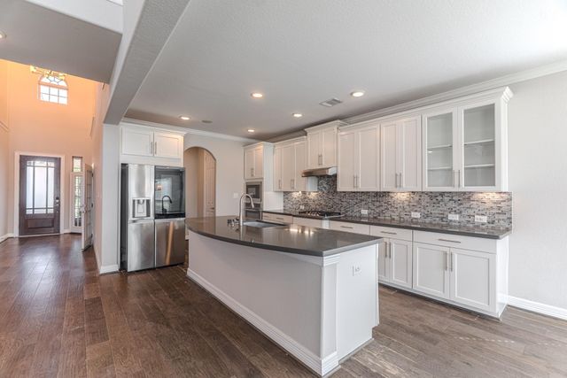 6 Winter Thicket Place, The Woodlands, TX 77375