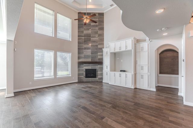 6 Winter Thicket Place, The Woodlands, TX 77375