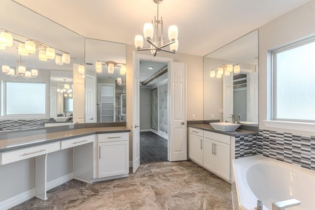 6 Winter Thicket Place, The Woodlands, TX 77375