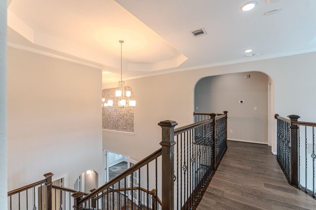 6 Winter Thicket Place, The Woodlands, TX 77375