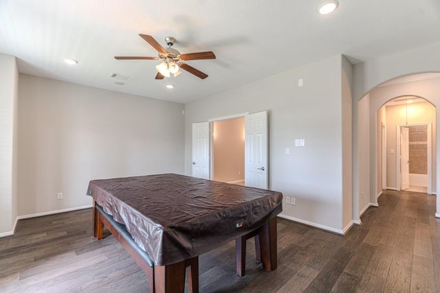 6 Winter Thicket Place, The Woodlands, TX 77375