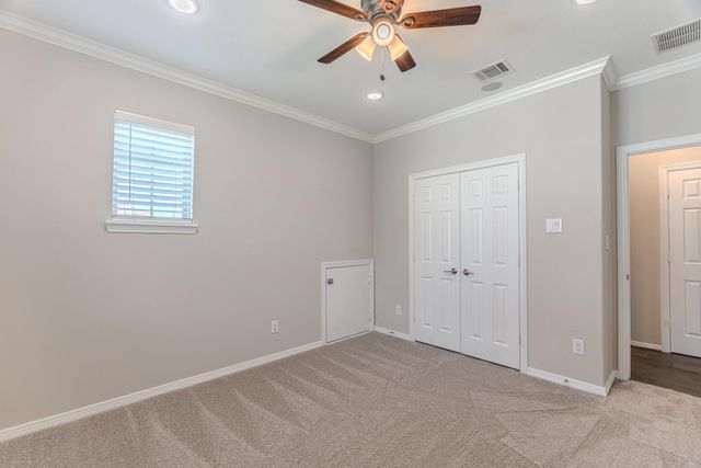 6 Winter Thicket Place, The Woodlands, TX 77375