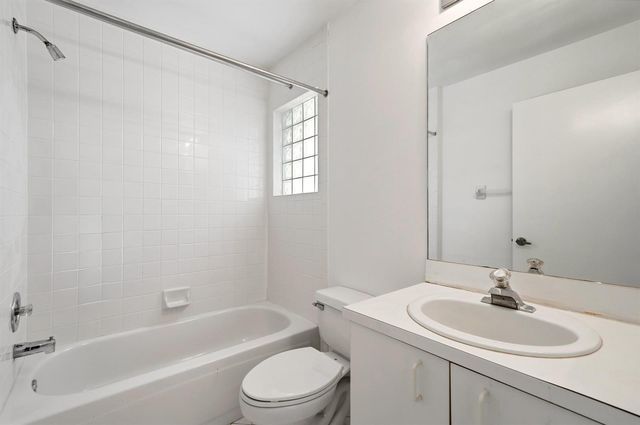 6851 NW 27th Street, Margate, FL 33063
