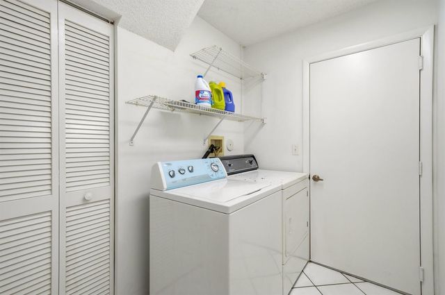 6851 NW 27th Street, Margate, FL 33063