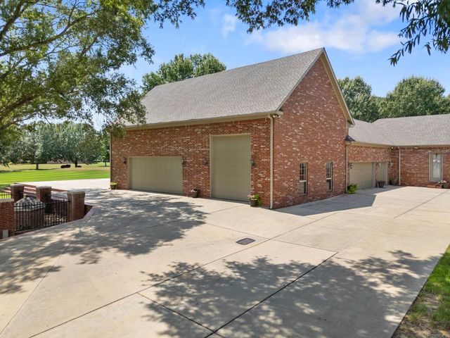 5 Westin Drive, Conway, AR 72034