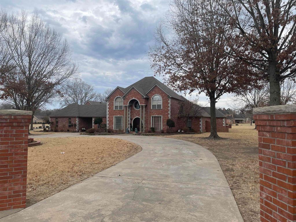 5 Westin Drive, Conway, AR 72034