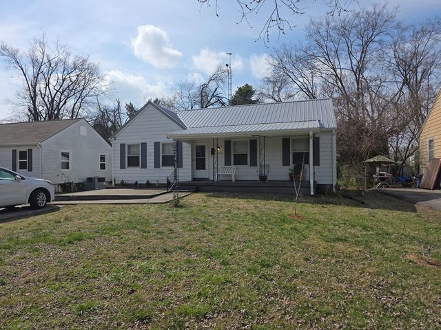 2803 Nelson Dr, Hopkinsville, KY 42240