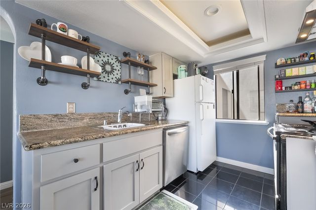 4391 Gannet Circle 10, Las Vegas, NV 89103