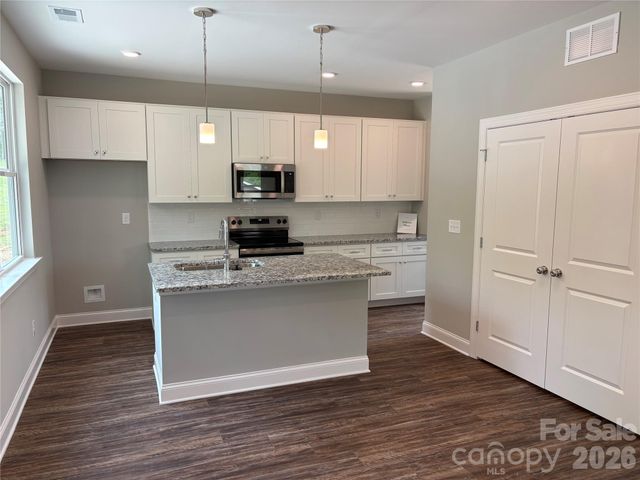 608 E Boston Avenue, Bessemer City, NC 28016