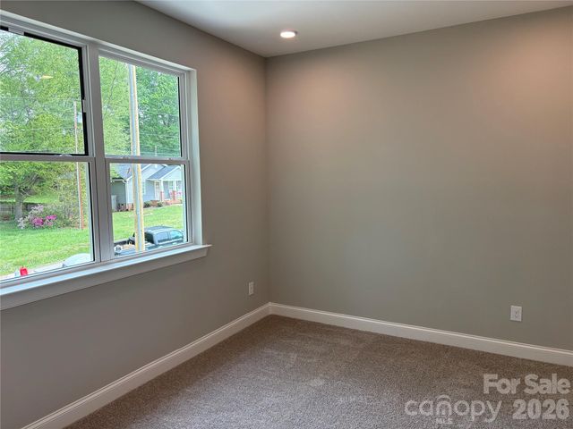 608 E Boston Avenue, Bessemer City, NC 28016